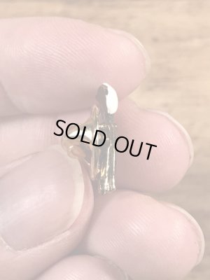 企業キャラクターのマックトラックの70年代ビンテージピンバッジ