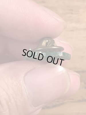 アドバタイジングキャラクターのMack Truckの70’sヴィンテージピンズ