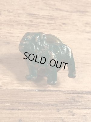 企業キャラクターのマックトラックの70年代ビンテージピンバッジ