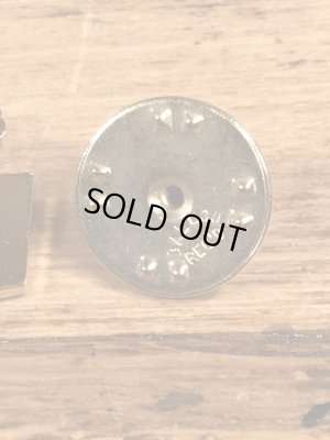 企業キャラクターのMack Truckの70’sヴィンテージピンズ