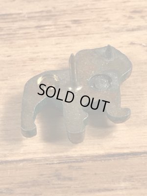 企業キャラクターのMack Truckの70’sヴィンテージピンズ