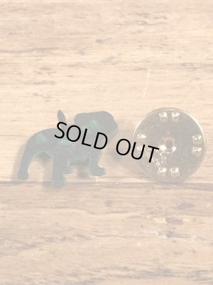 アドバタイジングキャラクターのマックトラックの70年代ビンテージピンバッジ