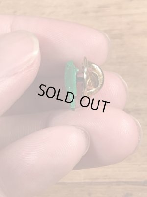 アドバタイジングキャラクターのマックトラックの70年代ビンテージピンバッジ