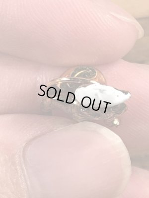 企業キャラクターのマックトラックの70年代ビンテージピンバッジ