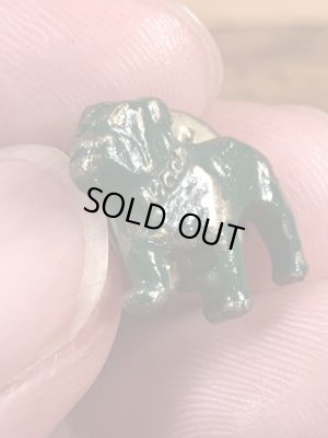 マックトラックのブルドッグの70’sヴィンテージピンズ