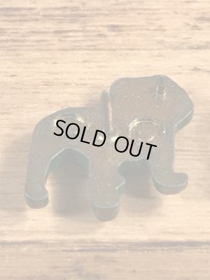 アドバタイジングキャラクターのMack Truckの70’sヴィンテージピンズ