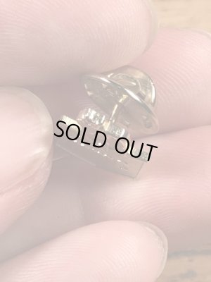 企業キャラクターのMack Truckの70’sヴィンテージピンズ