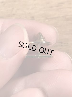 企業キャラクターのMack Truckの70’sヴィンテージピンズ