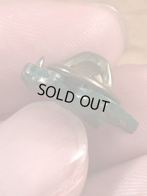 マックトラックのブルドッグの70年代ビンテージピンバッジ