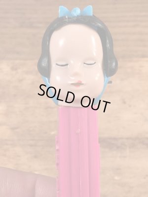 ディズニーキャラクターの白雪姫の60年代ビンテージ足無しペッツ