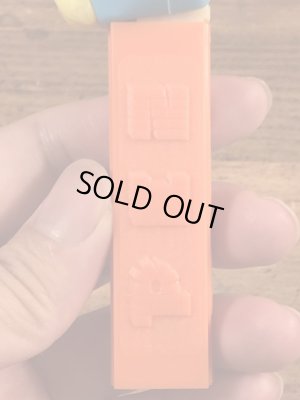 アニマルシリーズのCowの50~60’sヴィンテージ足無しPezディスペンサー