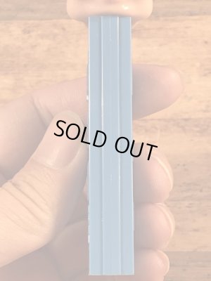 Disneyキャラクターの3匹のこぶたの60〜70'sヴィンテージ足無しPezディスペンサー