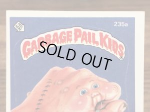 トップス社製のガーベッジペイルキッズの80年代ビンテージステッカーカード