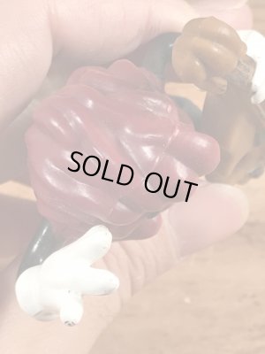 カリフォルニアレーズンのウッドベースの80年代ビンテージPVCフィギュア