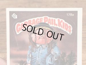 トップス社製のガーベッジペイルキッズの80年代ビンテージステッカーカード