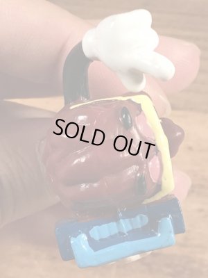 ハーディーズから配布されたカリフォルニアレーズンの80年代ビンテージPVCフィギュア