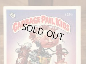 トップス社製のガーベッジペイルキッズの80年代ビンテージステッカーカード