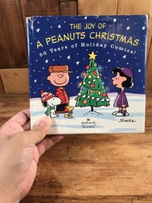 他の写真3: Hallmark The Joy Of “A Peanuts Christmas” 50 Years of Holiday Comics　スヌーピー　ビンテージ　コミック　ピーナッツギャング　2000年代