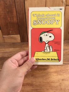 他の写真3: Snoopy Peanuts Gang “Think About It Tomorrow,Snoopy” Comic Book　スヌーピー　ビンテージ　コミックブック　漫画本　80年代