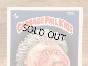 トップス社製のガーベッジペイルキッズの80年代ビンテージステッカーカード