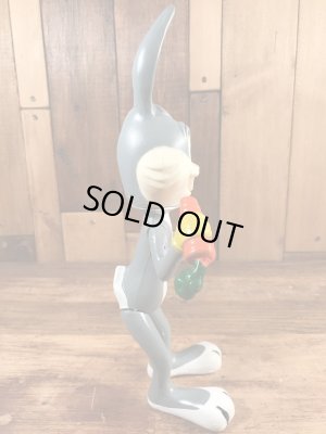 Dakin社製のバッグスバニーの70年代ビンテージフィギュア