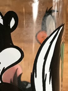 他の写真1: Pepsi Collector Series Looney Tunes “Pepe Le Pew & Daffy Duck” Glass　ペペルピュー&ダフィーダック　ビンテージ　グラス　ペプシ　70年代
