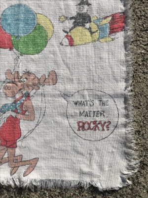 ロッキー＆ブルウィンクルのコットン製の70年代ビンテージタオル