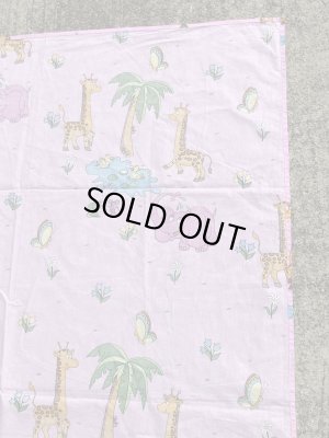 ピンク色の動物柄のヴィンテージフラットシーツ