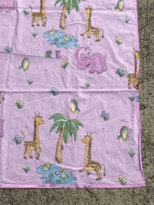 他の写真2: Pink Elephant & Giraffe Animal Flat Sheet　アニマル　ビンテージ　フラットシーツ　80年代〜