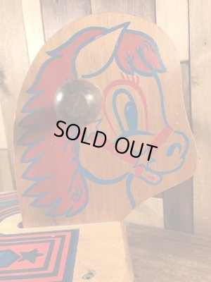 子供用のアンティークのビンテージロッキングホース