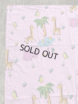 ピンク色の動物柄のヴィンテージフラットシーツ