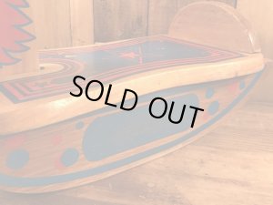 子供用のアンティークのビンテージロッキングホース