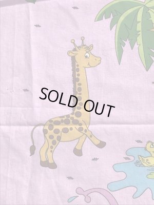 ピンク色の動物柄のヴィンテージフラットシーツ