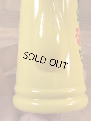 エイボン社製の花の絵が付いたポットの70年代ビンテージ容器