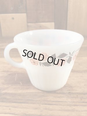 Termocrisaのフラワー柄の70〜80’sヴィンテージミルクガラスカップ