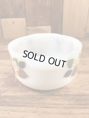 Schott Mainz社製のフラワー柄の60〜70’sヴィンテージミルクガラス皿