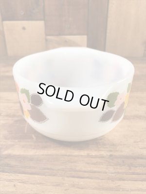 Schott Mainz社製のフラワー柄の60〜70’sヴィンテージミルクガラス皿