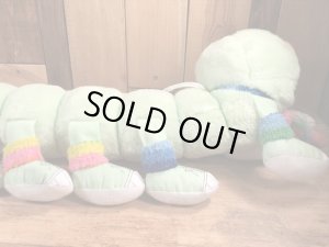 パステルカラーの芋虫“Lots A Legs”の80’sヴィンテージプラッシュドール