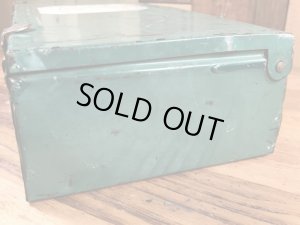 American Toy & Furniture社の金属製の50年代ビンテージツールボックス