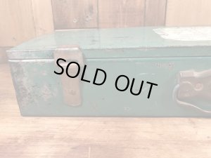 American Toy & Furniture社の金属製の50年代ビンテージツールボックス