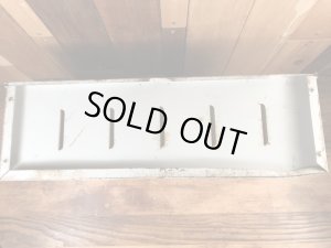 ACスパークプラグの電球が入っていた50〜60’sヴィンテージメタルキャビネット