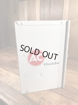 ACスパークプラグの電球が入っていた50〜60’sヴィンテージメタルキャビネット