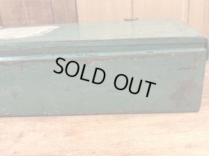 American Toy & Furniture社の金属製の50年代ビンテージツールボックス