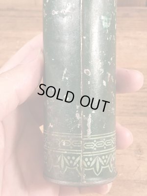 The Fisk Rubber社製のチョークの粉が入っていた30’sヴィンテージTin缶