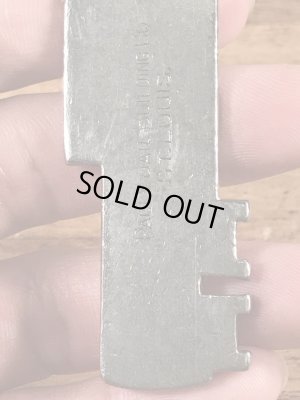 Pauly Jail Building Co.の刑務所のビンテージキー