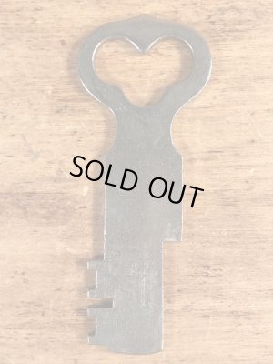 Pauly Jail Building Co.の刑務所のビンテージキー