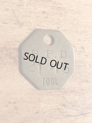 B.P.D.“21-16”のツールのビンテージ真鍮タグ