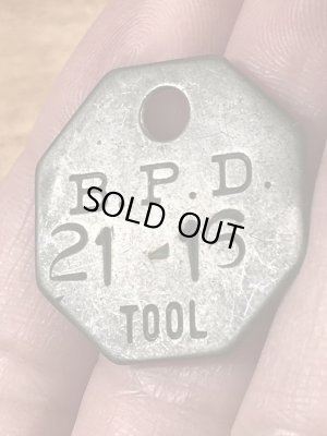 B.P.D.“21-16”と書かれたツールに付いていたヴィンテージブラスタグ