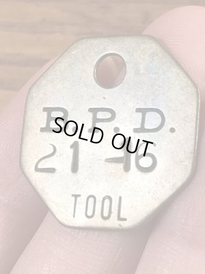 B.P.D.“21-16”と書かれたツールに付いていたヴィンテージブラスタグ