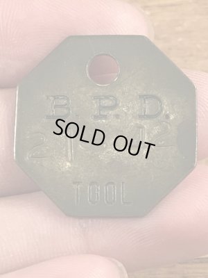 B.P.D.“21-42”と書かれたツールに付いていたヴィンテージブラスタグ